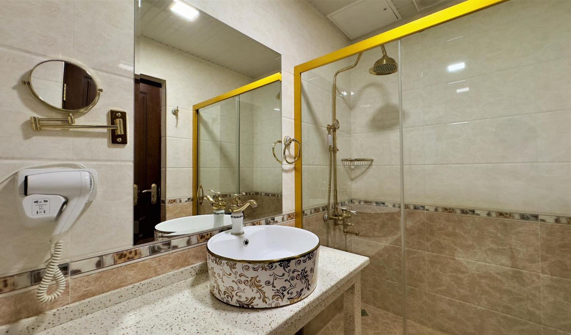 Hotel Sultan Qarshi Exterior foto