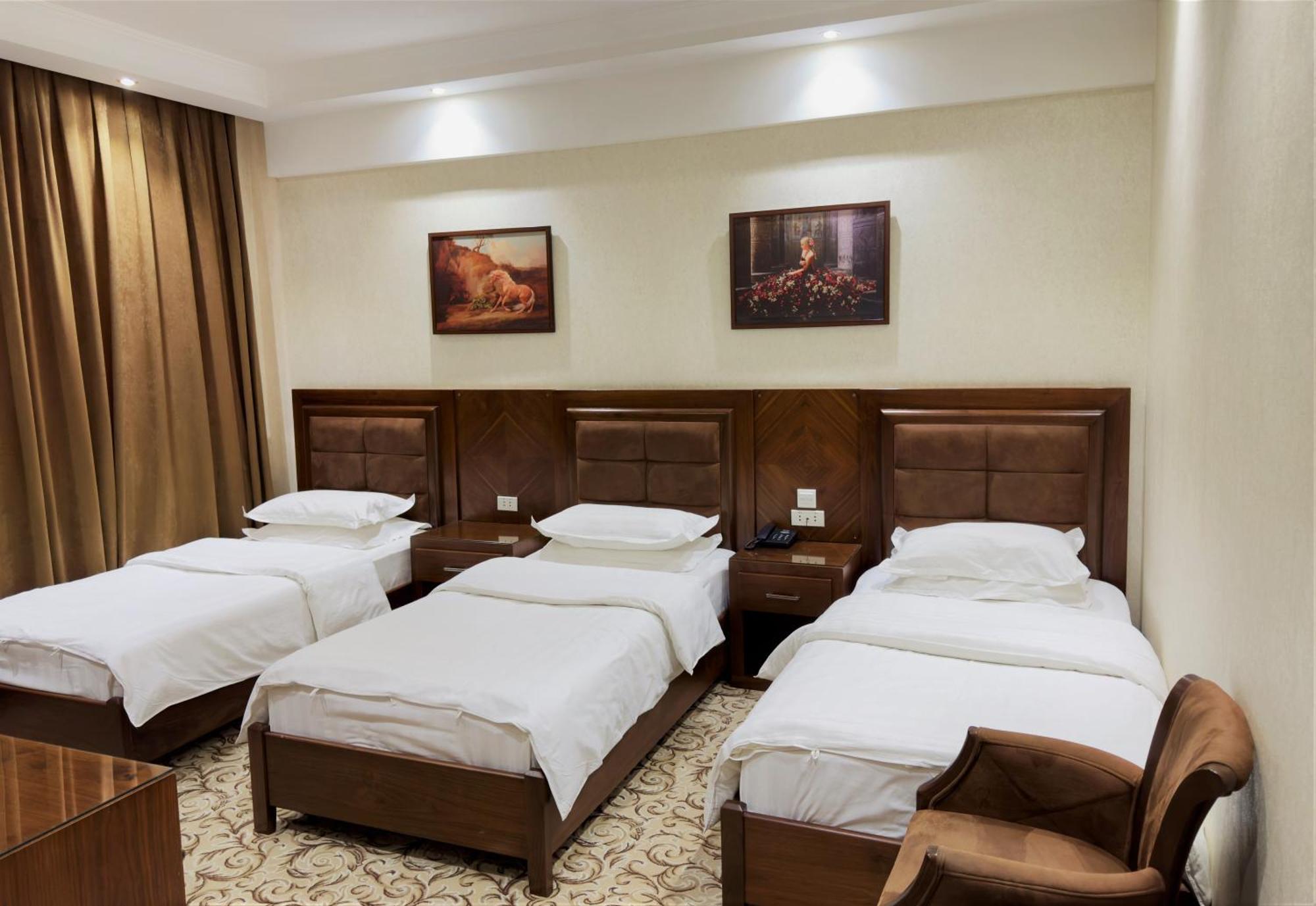 Hotel Sultan Qarshi Exterior foto